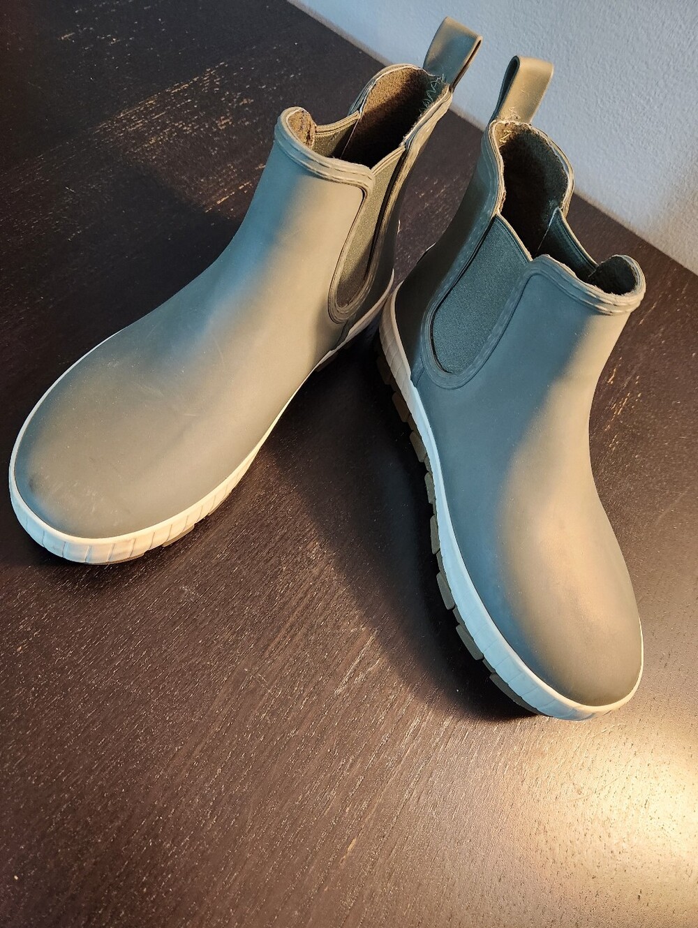 Women's Sperry Chelsea Rain Boots - Olive Green. Excellent Condition.
